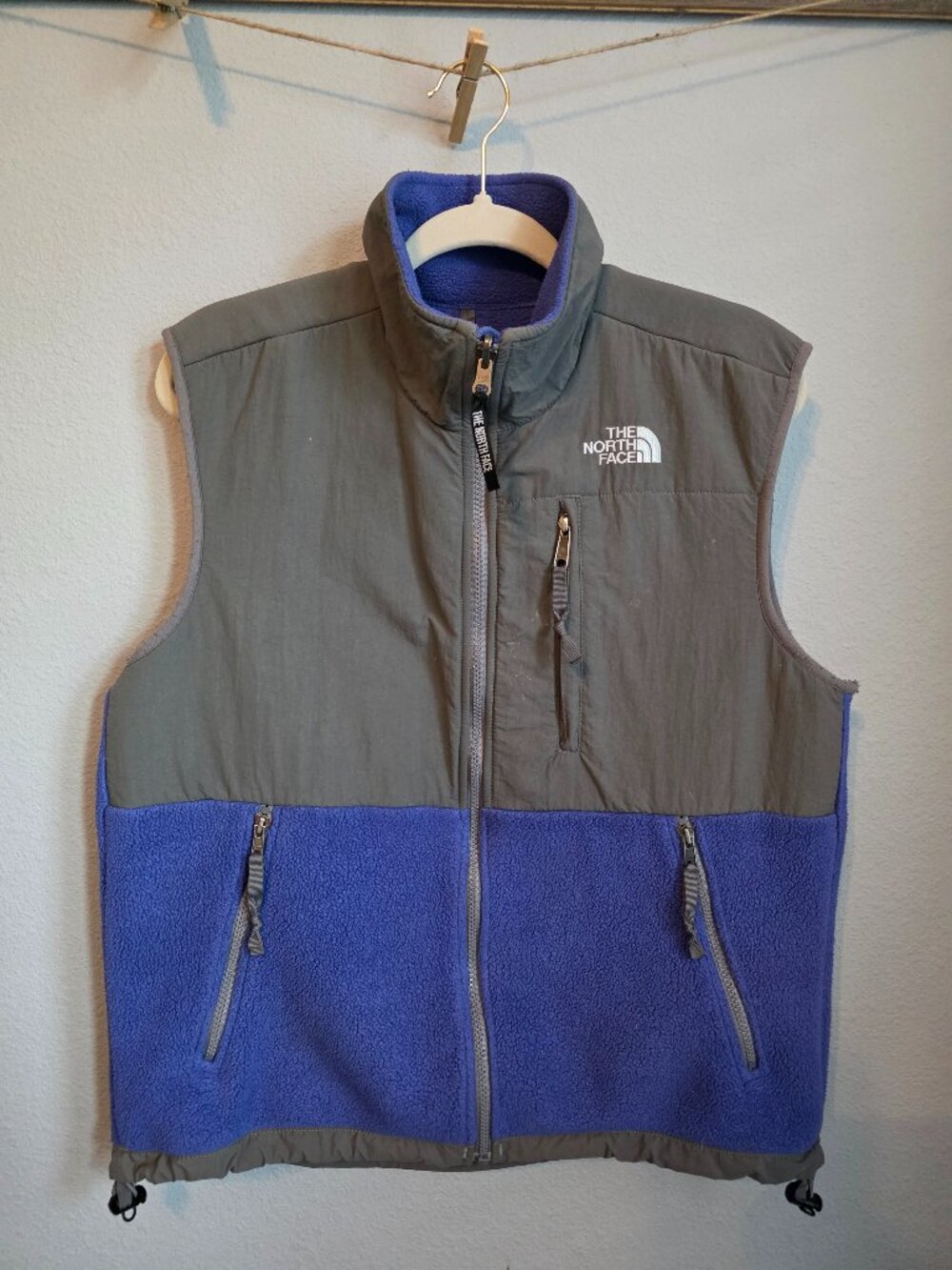 The North Face Women’s Medium Fleece Vest Gray Purple Full Zip Outdoor Hiking